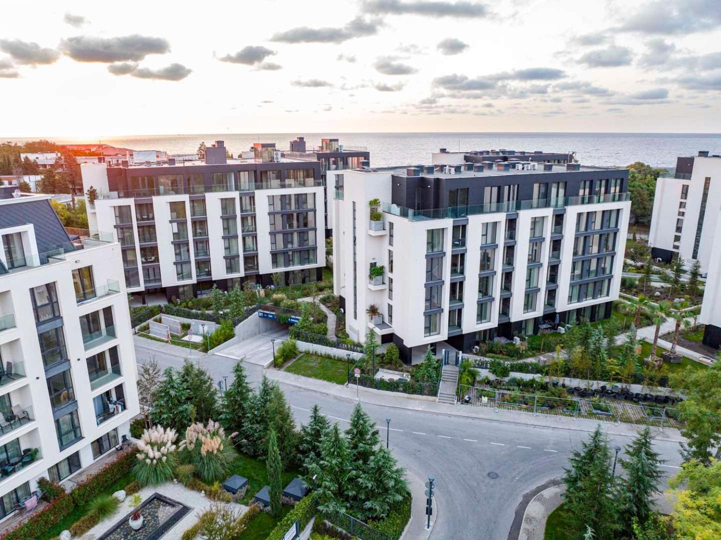 Sea Flats With Parking And Pool In Azur Residence Sankt Konstantin & Helena Eksteriør billede